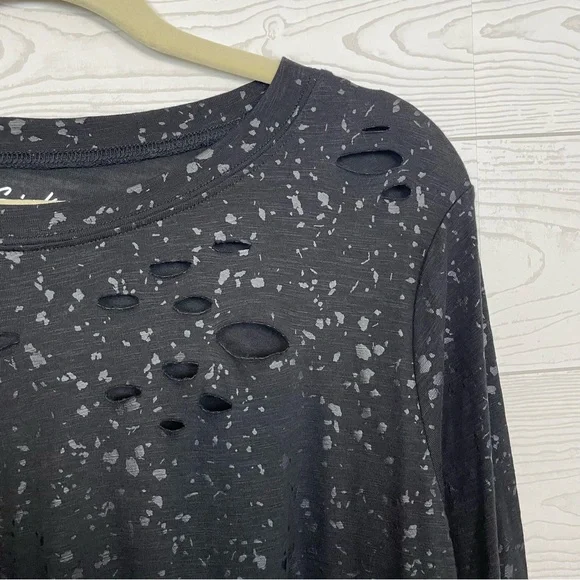 Torrid LoveSick Super Soft Slub Distressed Long Sleeve Top Size 1X - Picture 2 of 11